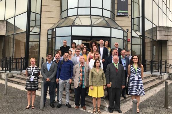 Foto de familia de los asistentes a la Asamblea General de la APTE