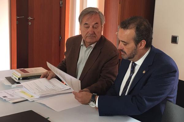 Otra imagen de la visita del Rector a la Fundación Juan Negrín
