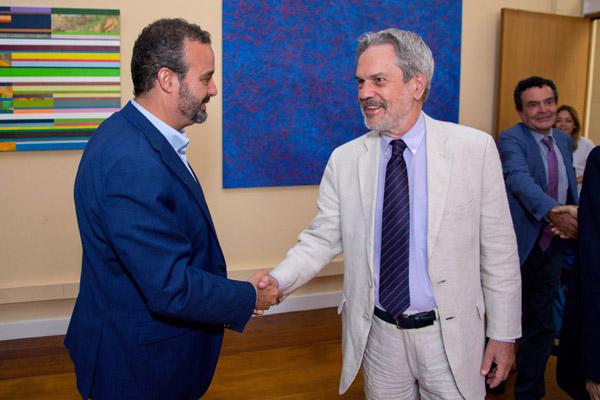 El Rector (i) recibe al Secretario General de la EOI