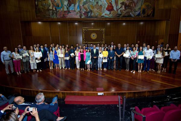 Foto de familia de todos los premiados