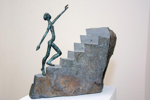 Una de las esculturas de la exposición colectiva