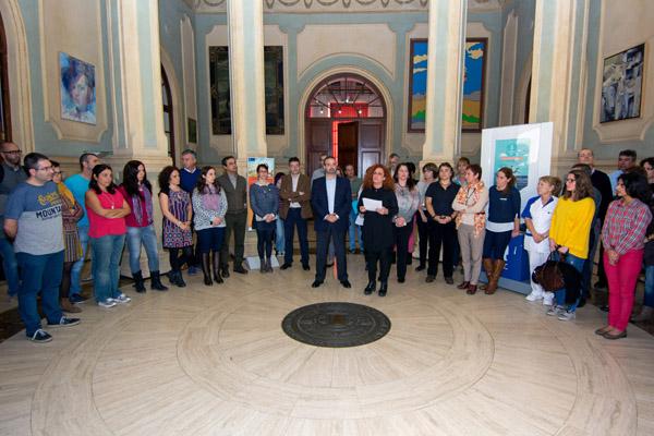 Imagen de la lectura del manifiesto en la Sede Institucional por la Directora de la Unidad de Igualdad de la ULPGC