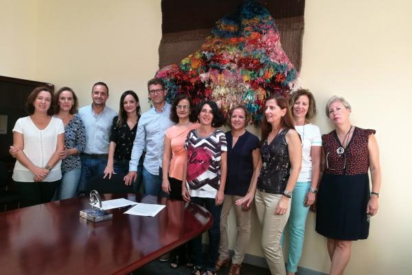 Foto de familia del equipo de dirección de la FCEDU y CEESCAN, tras la adhesión a la campaña