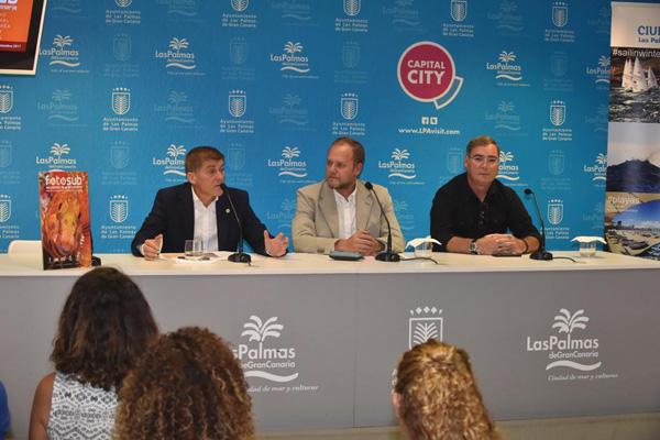 Imagen de la presentación pública durante la intervención del Vicerrector José Miguel Doña (1º por la izda.)