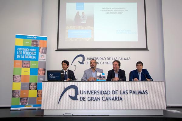 De izda. a dcha.: Alejandro Arteaga, el Rector Robaina, Amós García y Juan Carlos Martín