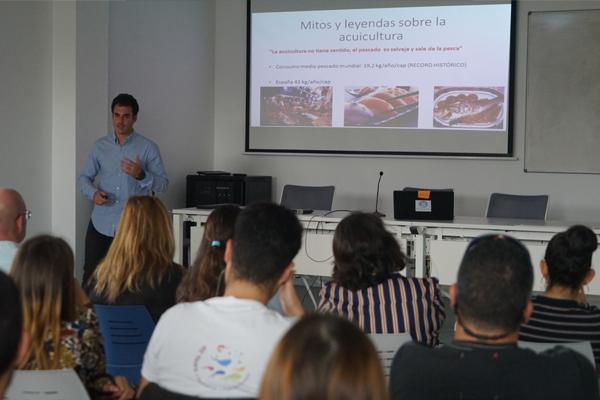 Imagen durante la charla de Álvaro Montero