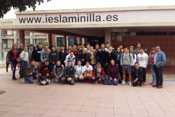 Foto de familia de un grupo de alumnos del IES La Minilla de Las Palmas de Gran Canaria