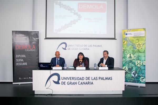 La inauguración del acto fue presidida por la Vicerrectora de Empresa, Emprendimiento y Empleo de la ULPGC (c); el Viceconsejero de Industria, Energía y Comercio del Gobierno de Canarias, Gonzalo Piernavieja Izquierdo; el Jefe de Área de la Agencia Canaria de Investigación, Innovación y Sociedad de la Información (ACIISI)