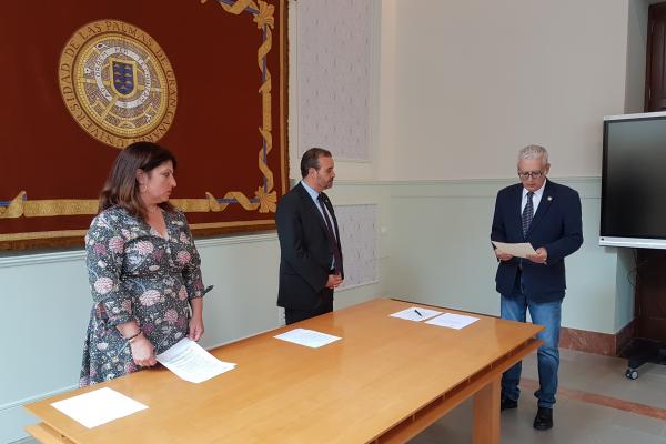 Toma de posesión del Director de la EIIC Norberto Angulo