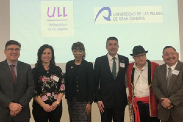 De izquierda a derecha: René Zenteno (Vicerrector de Internacionalización de la Universidad de Texas en San Antonio), Carmen Rubio (Vicerrectora de Internacionalización de la Universidad de La Laguna), Cynthia Teniente-Matson (Rectora de la Universidad de Texas A&M), Richard Clouet (Vicerrector de Internacionalización y Cooperación de la ULPGC), Dr Alfonso Chiscano (presidente de la Asociación Amigos de las Islas Canarias de San Antonio)