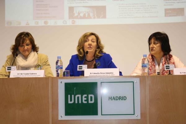 Imagen de la mesa inaugural de la jornada