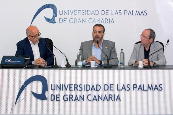 Imagen de la inauguración, que estuvo presidida por el Rector de la ULPGC