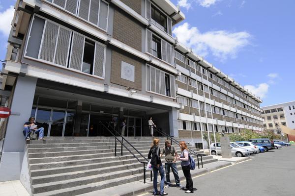 Imagen de archivo del Edificio de Humanidades en el Campus del Obelisco, donde se ubica la Facultad de Traducción e Interpretación