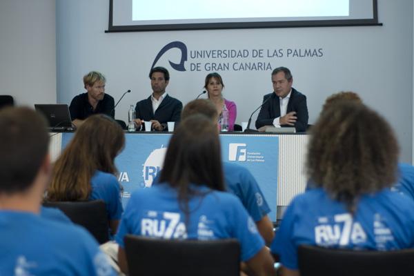 De izda. a dcha.: Juan Serantes, Fabián Palmes, la Vicerrectora Pino Quintana y José Manuel Martín