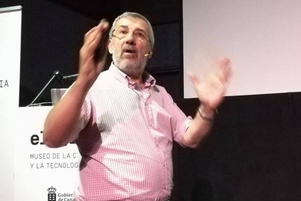 El Catedrático de la ULPGC José Mangas, durante su intervención