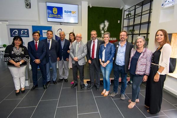 Foto de familia tras la inauguración de El Laboratorio Campus