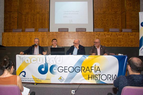 Imagen de la charla organizada por la Facultad de Geografía e Historia