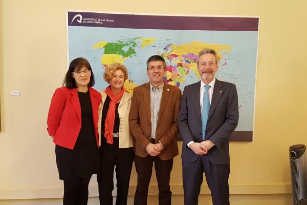 El Vicerrector Richard Clouet (2º por la dcha) junto con los miembros de la delegación de Fulbright España