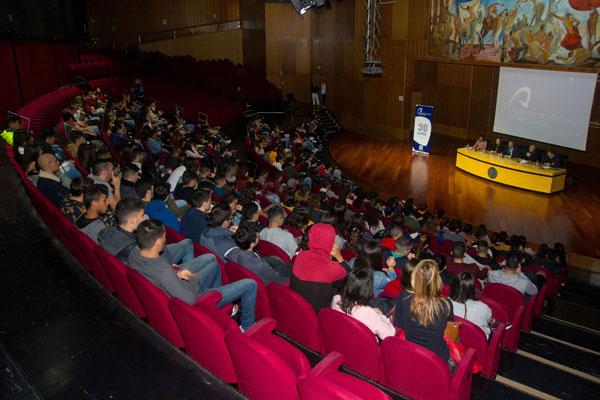 Imagen de las charlas informativas sobre el Curso 2019/2020 en el Paraninfo universitario