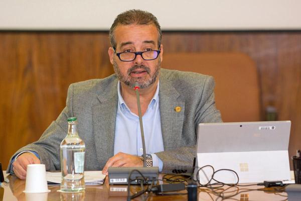 El Rector Robaina presidió la sesión del Consejo de Gobierno