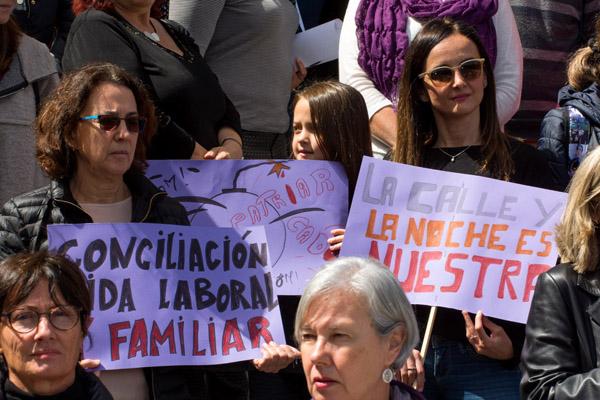 Detalle de pancartas de la concentración en el Campus del Obelisco con motivo del Día Internacional de las Mujeres