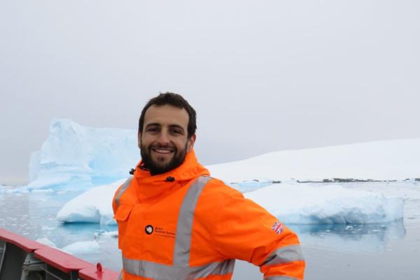 Dr. Alejandro Ariza